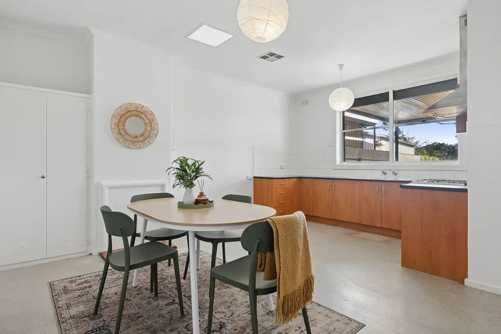 Ferryden Park 4房  Four bedrooms - polished timber - Land Sweet Land 764 sqm!