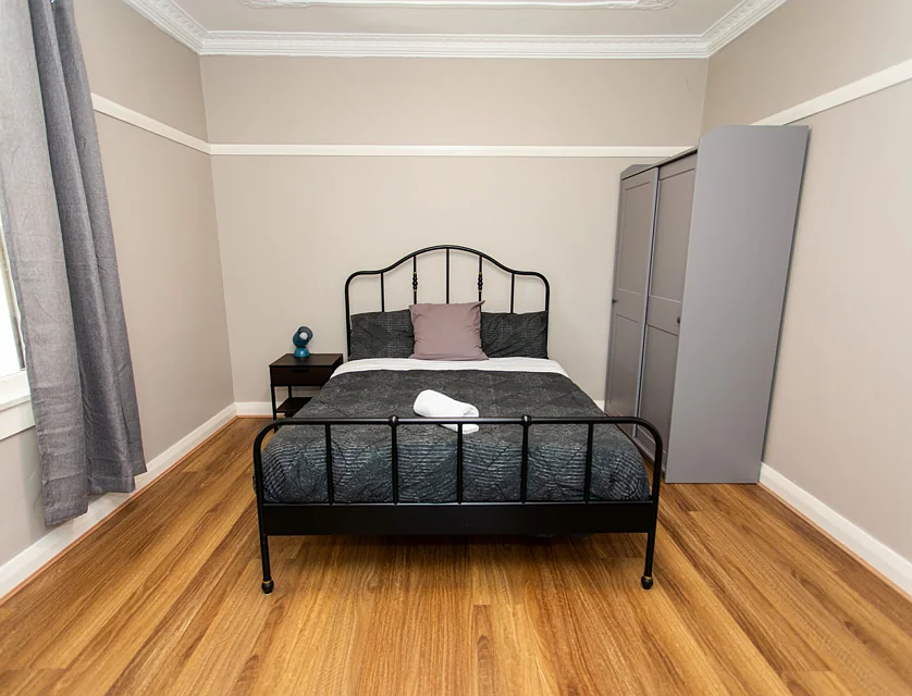 Room 1/12 Spring Street, Young, Riverina, 1 rūma, 1 rūma horoi, House