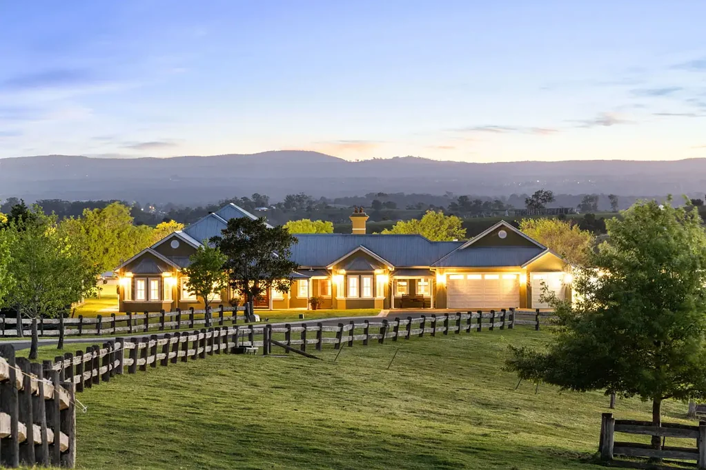 Razorback 5Kwarto A Prestige Homestead With A Magic Rural Vista