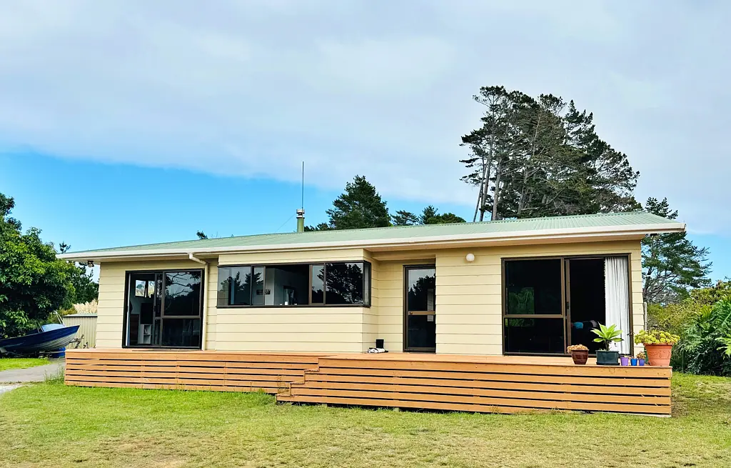 Houhora EXCELLENT SMALL FARM & MACADAMIA ORCHARD
