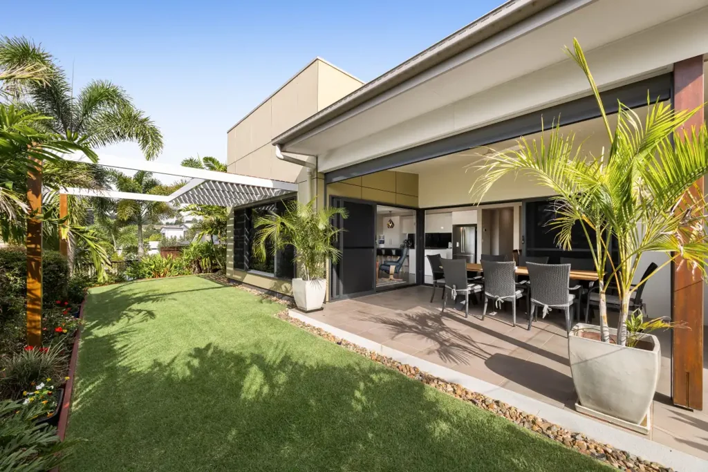 Woombye 3Kwarto Low Maintenance Living with Elevated Northern Views in Sought-After Horizons Peak
