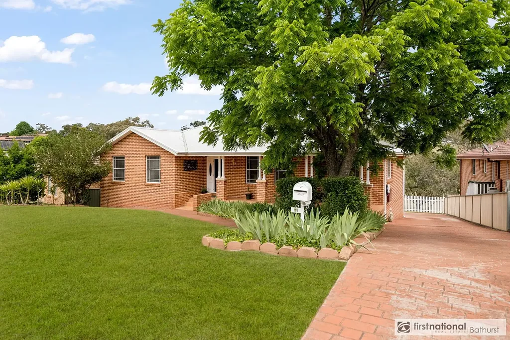 25 Kurumben Place, West Bathurst, NSW 2795