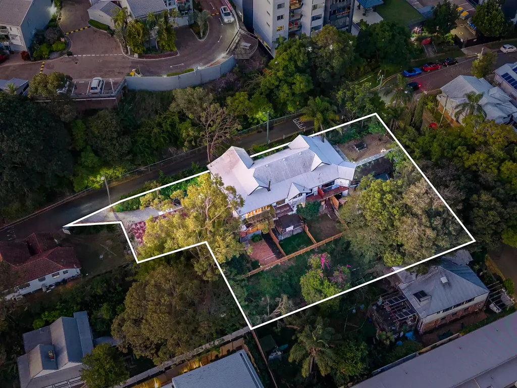 Bowen Hills 12Zimmer STRATA TITLED INNER CITY 8 PACK on 1607m2 - Build your dream home, park as is or do short term housing