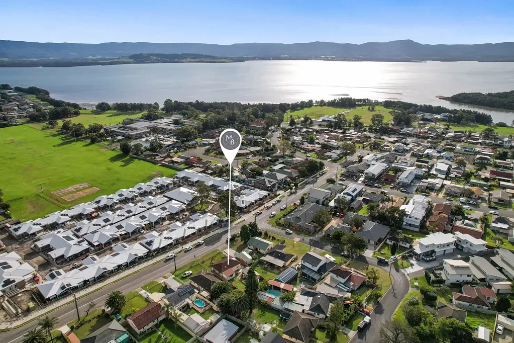 Lake Illawarra 3ห้องนอน Renovate, Develop, or Invest – 695sqm of Opportunity