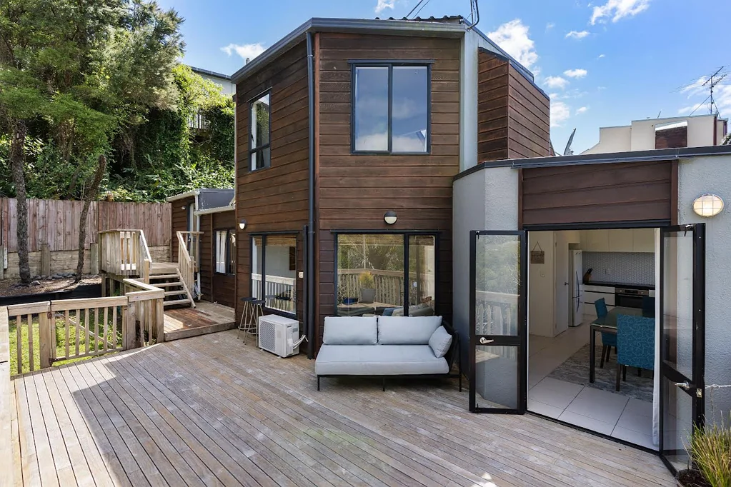 2/2 Deverell Place, Northcross, North Shore City, Auckland