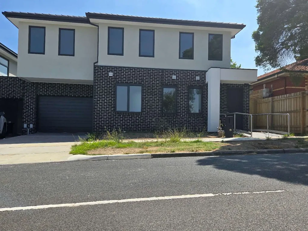 BRAND NEW TOWNHOUSE- Furnished Room Available