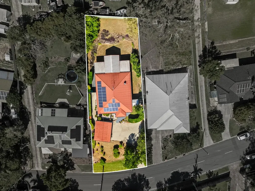 Edens Landing 5房 宽敞地块1005sqm 多个独立生活区 现代化厨房 太阳能发电 舒适居家办公 MUST BE SOLD - PRESENT ALL OFFERS, CONTACT EILEEN & BEN TODAY