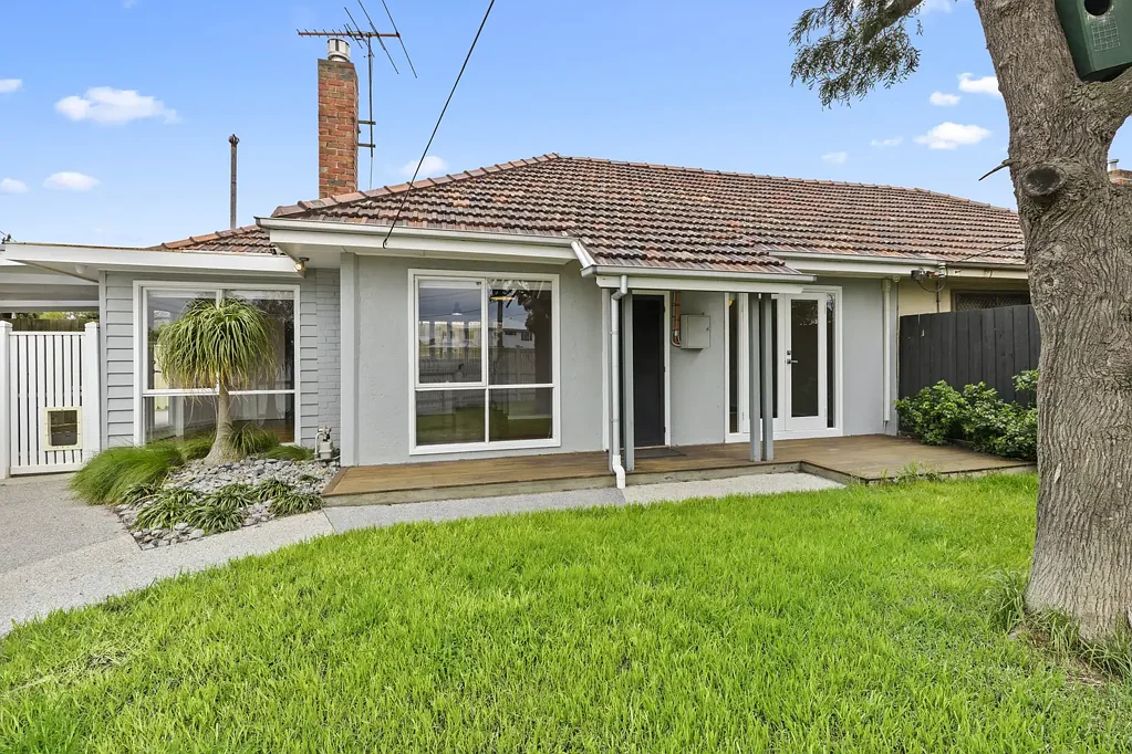 FRESH, CONTEMPORARY TWO BEDROOM DELIGHT!!