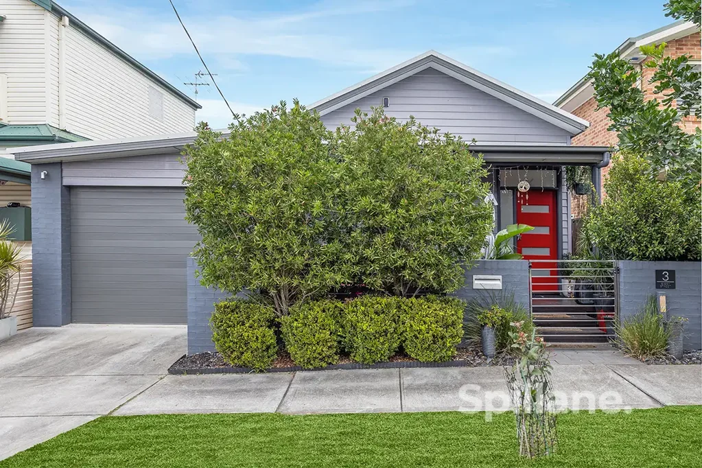 Stylish, Sunlit Living with Inner-City Convenience