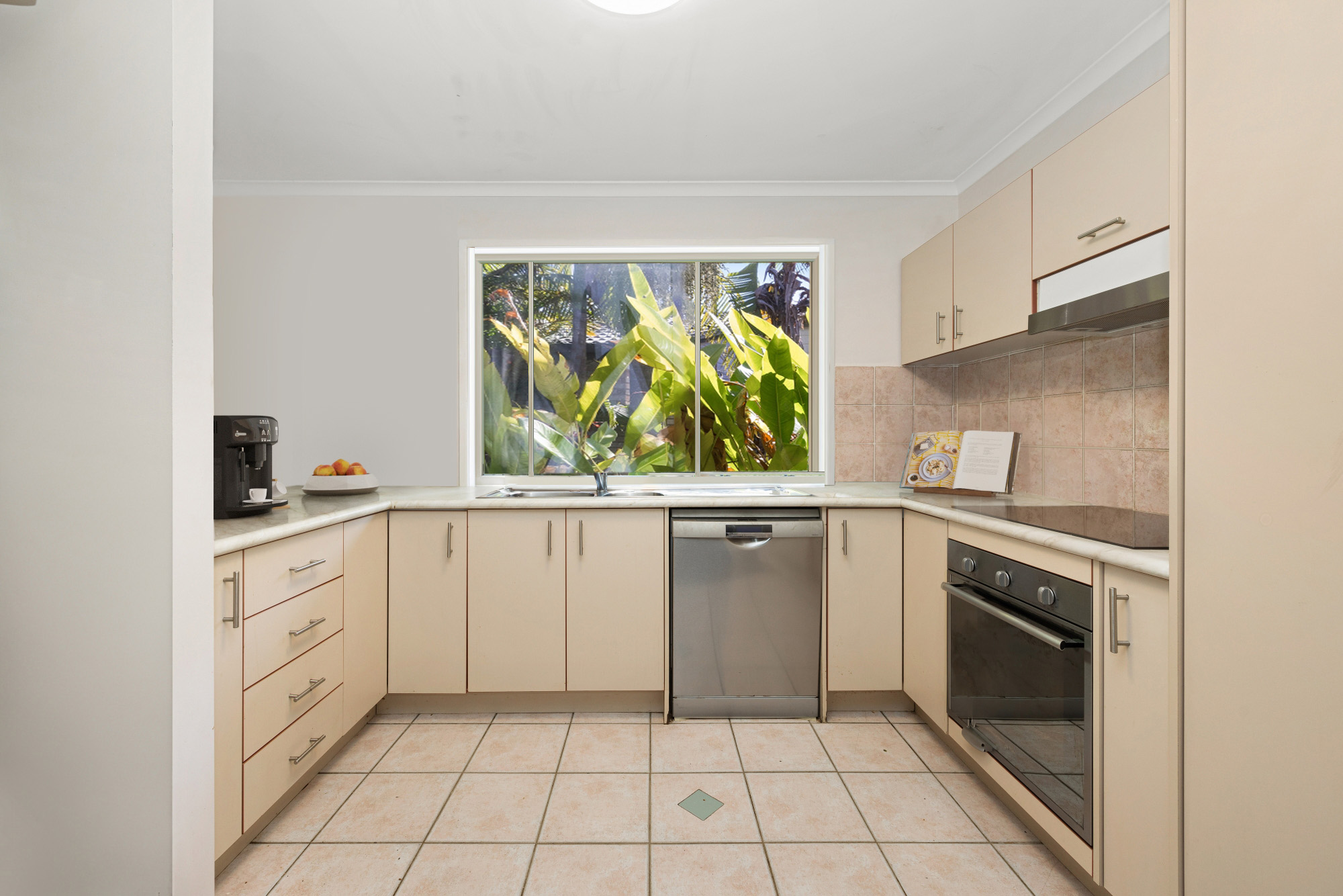 10 OXFORD CL, SIPPY DOWNS QLD 4556, 0 Kuwarto, 0 Banyo, House