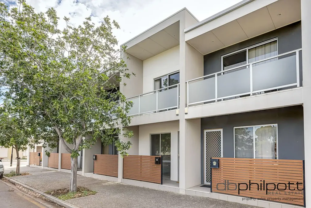 Modern Home in Prime Mawson Lakes Location
