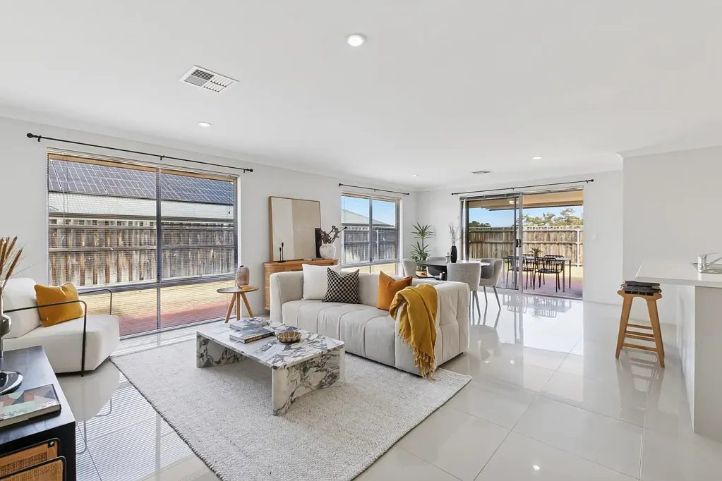 12 Greenbank Street, Ellenbrook, WA 6069