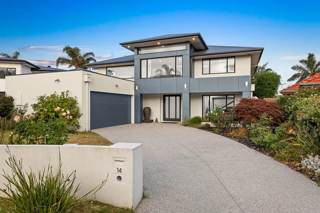 Patterson Lakes 4બેડરૂમ By Appointment Only
Exceptional Waterfront Living at 14 Beachcomber Court