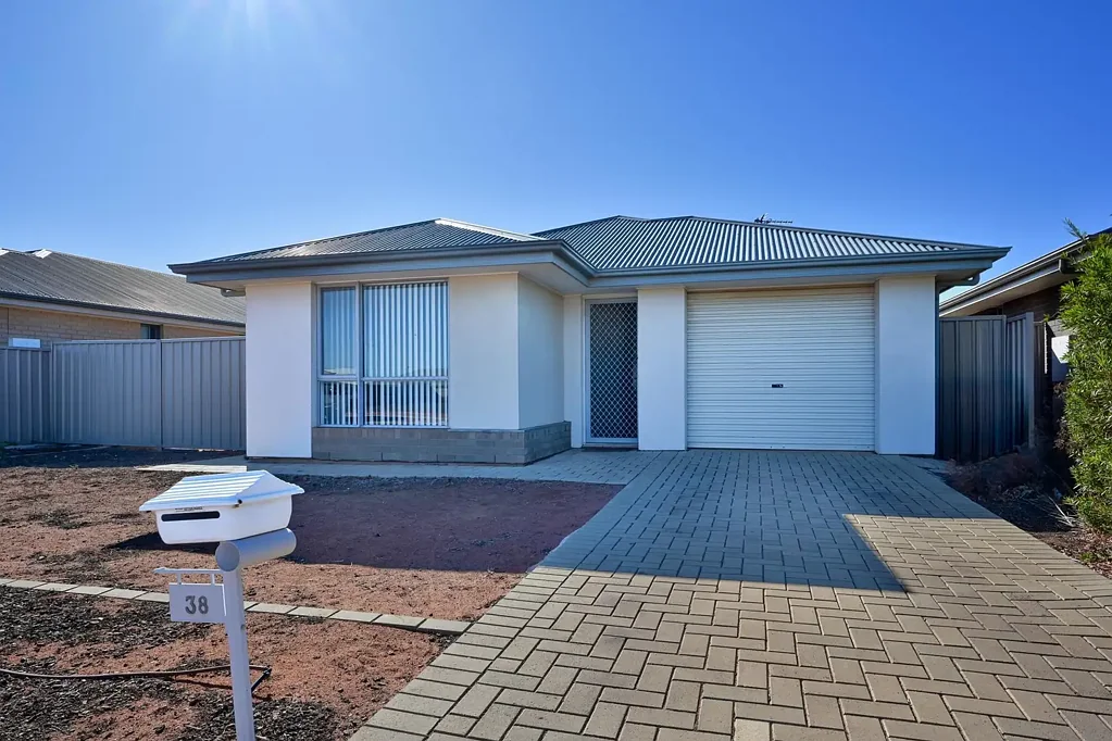 38 Custance Avenue, Whyalla Jenkins, SA 5609