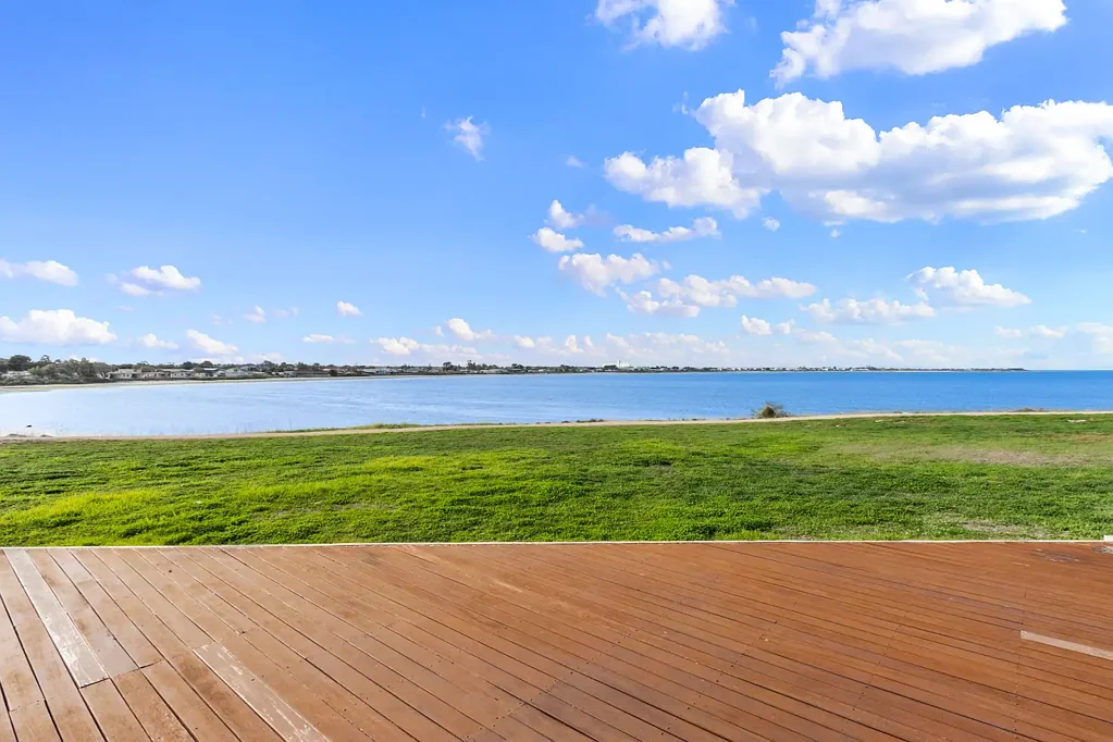 Coobowie 3房  Absolute Beachfront Elegance with Ocean Views & Dual Living