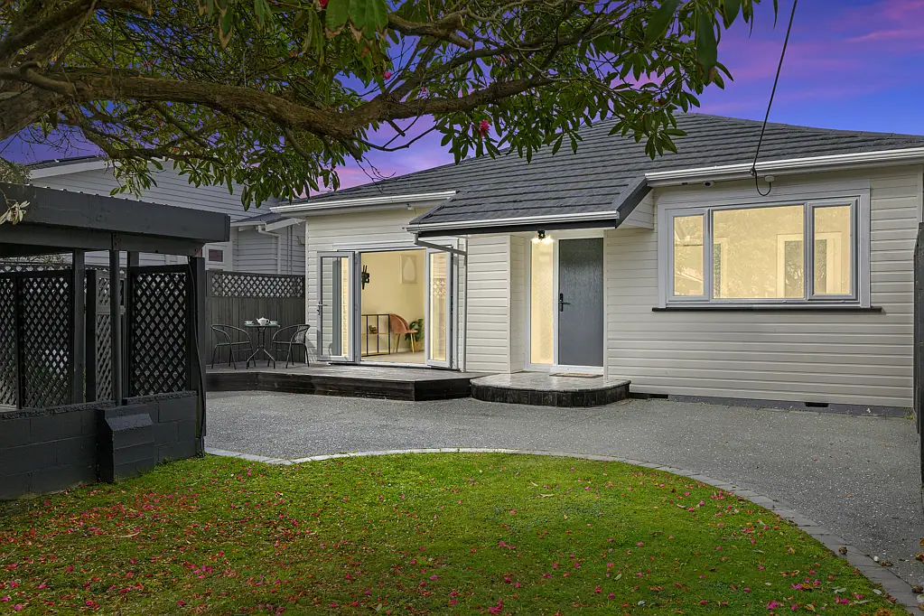 Petone 3 Bedroom Stylish, Sun-Soaked Living in Petone