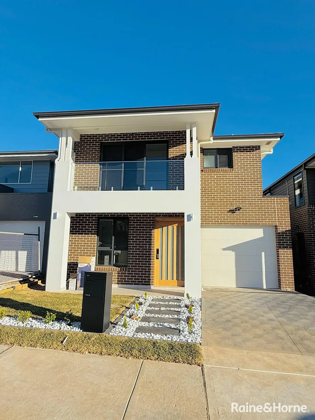 Modern Family Home with Premium Finishes in the Heart of Austral