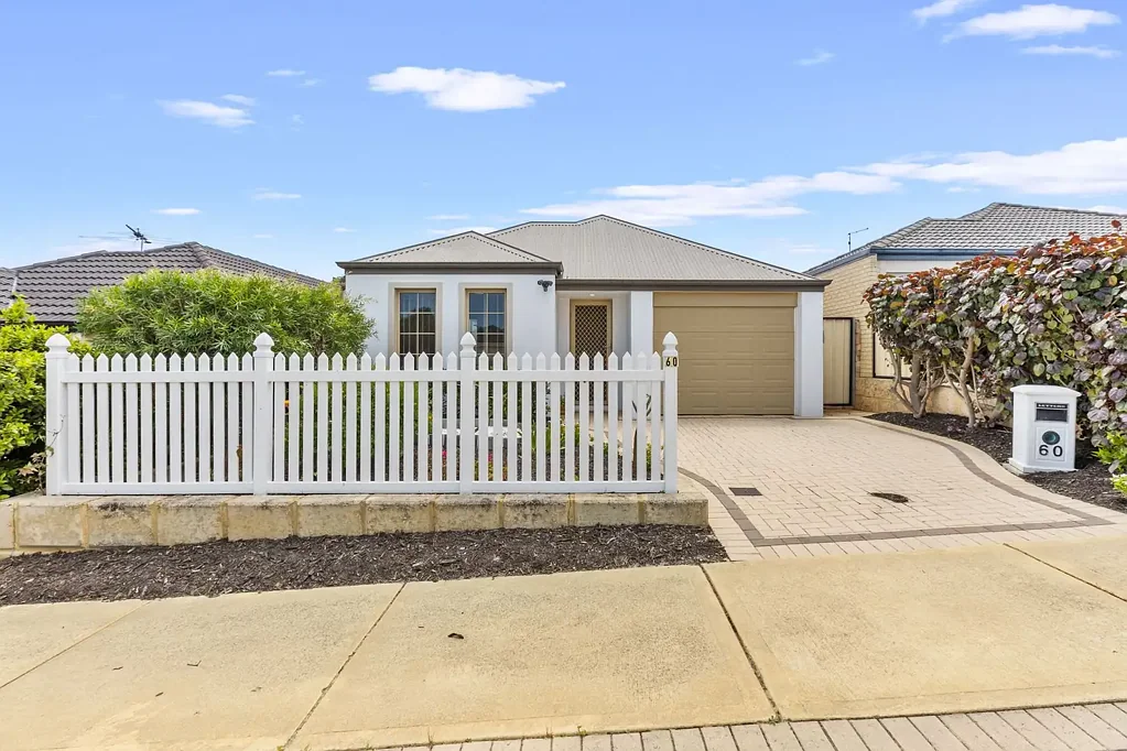 Clarkson 3Kwarto Picket-Fence Charm, Movie Nights & Easy Living!