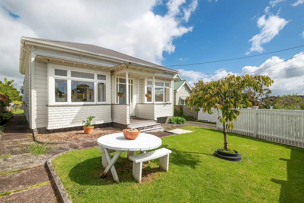 Devonport 3غرفة نوم Classic Family Living With Potential Plus