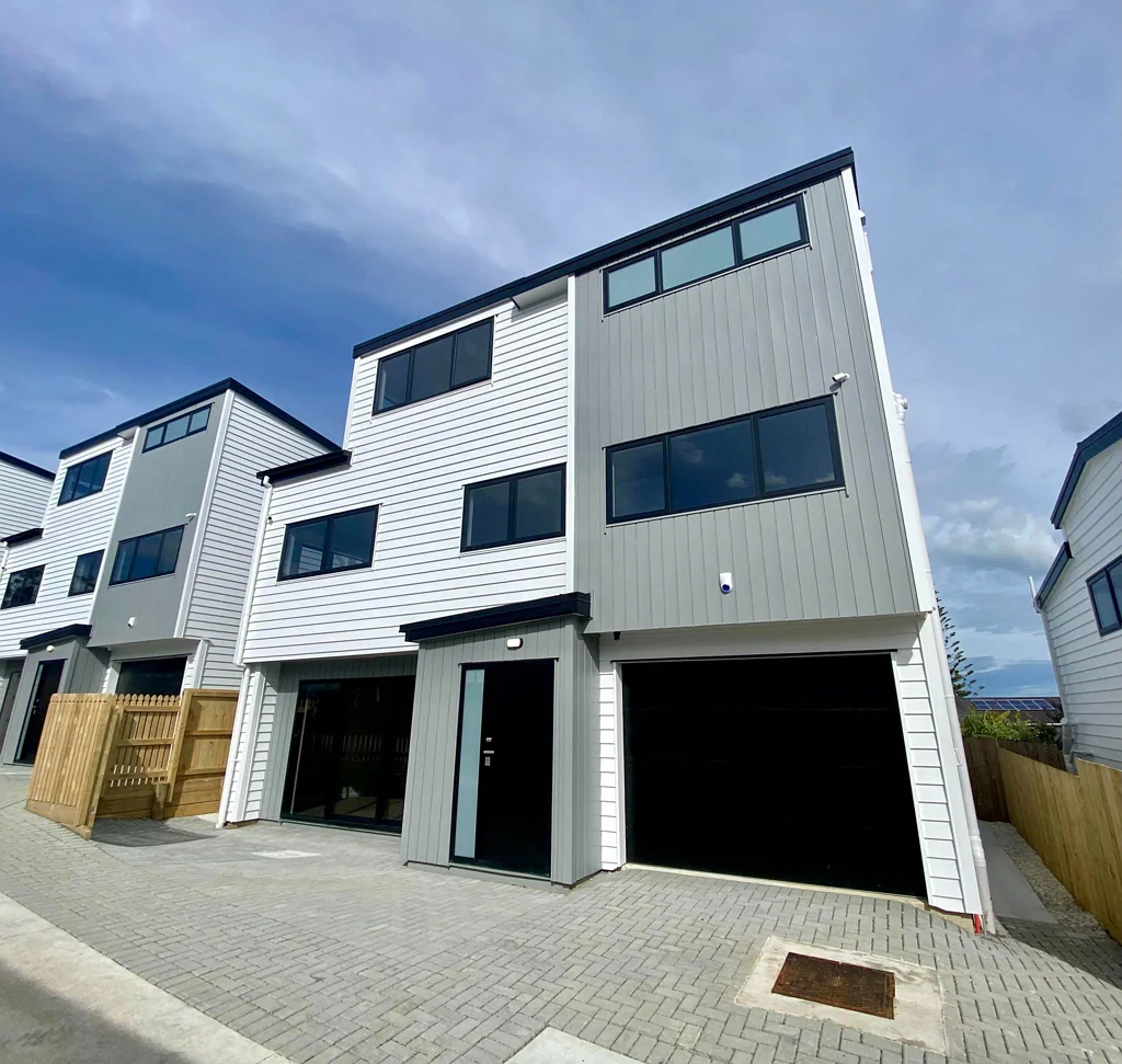Comfortable Multi-Level Living in Prime Location