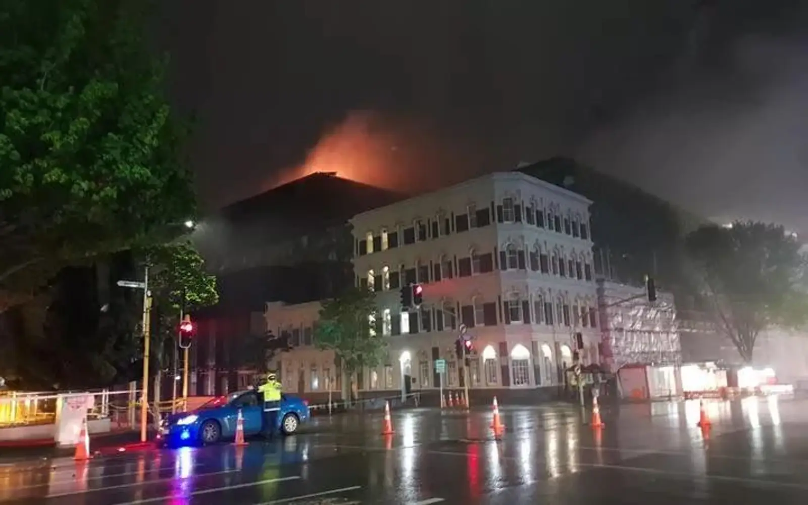 比奥克兰大火更难扑灭的，是华人朋友圈里的谣言！