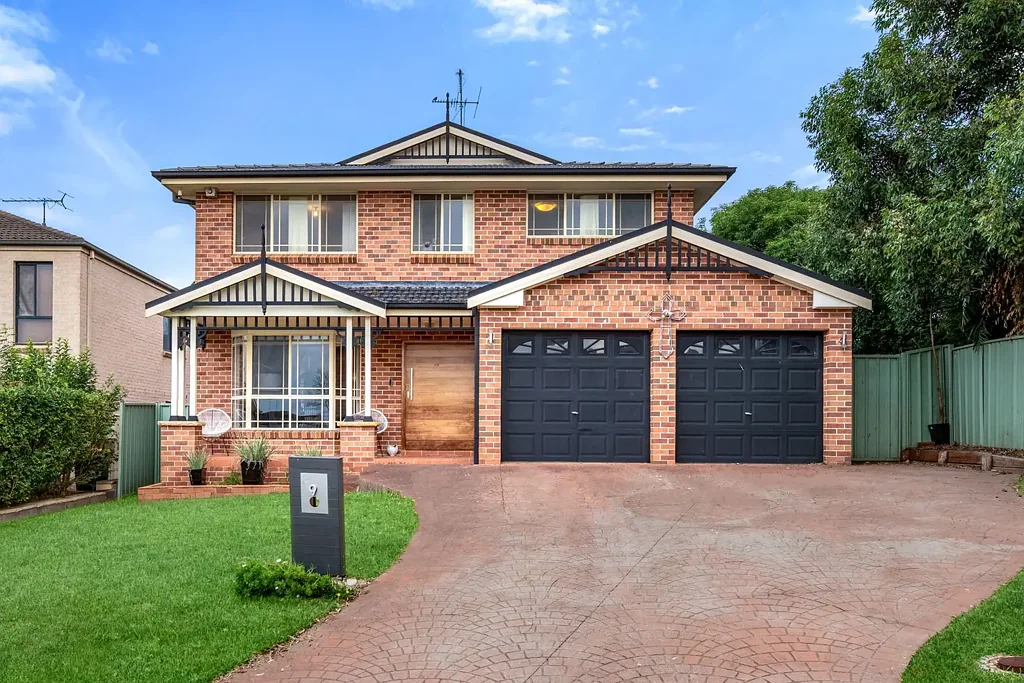 Glenmore Park 4chambre Big Home, Big Potential - Make It Yours