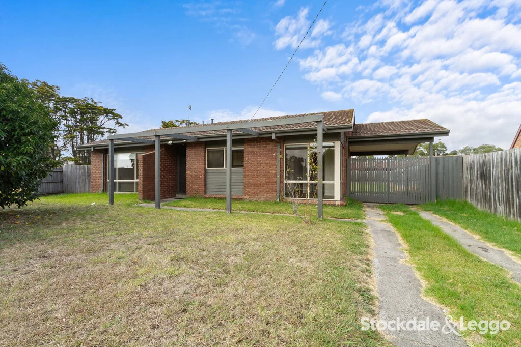 22 Symons Crescent, Morwell, VIC 3840