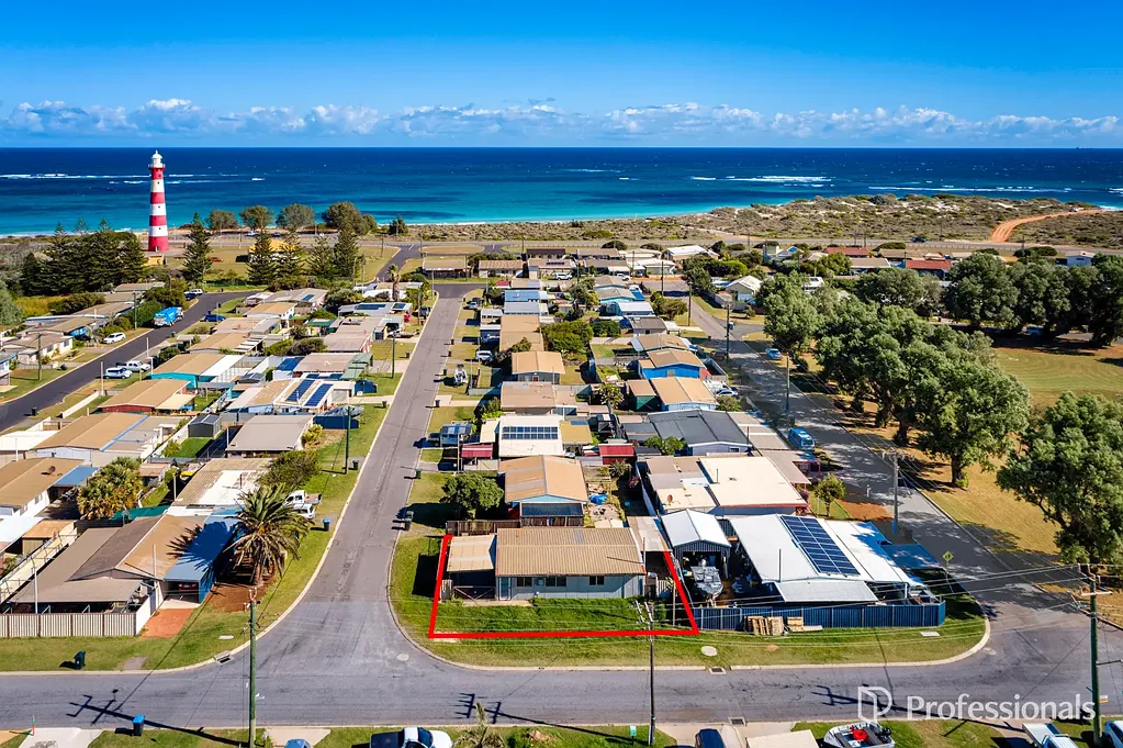 West End 2房  The Cheapest Home in Geraldton - A Renovator's Dream by the Beach