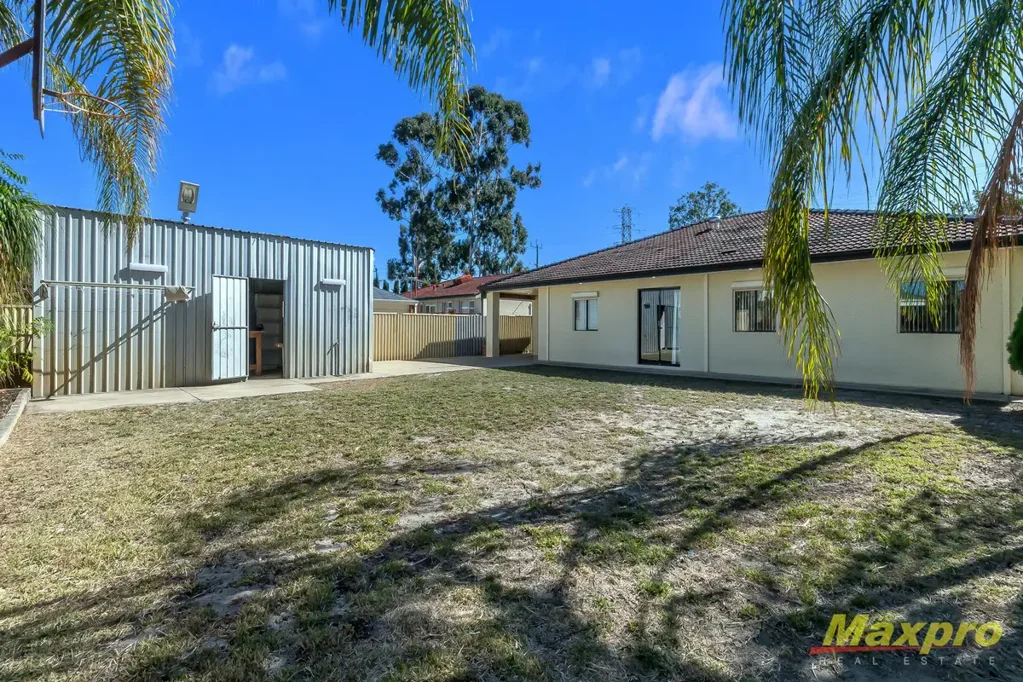 4 X 2 home with powered workshop & Renovated kitchen