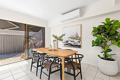 Unit 3/11 CARINYA STREET, MOOLOOLABA, 0 Kuwarto, 0 Banyo, Unit