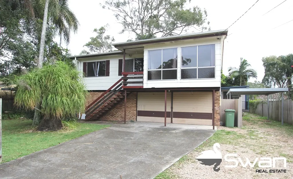 DID SOMEONE SAY DUAL LIVING?? This great family home would be perfect for a large family.