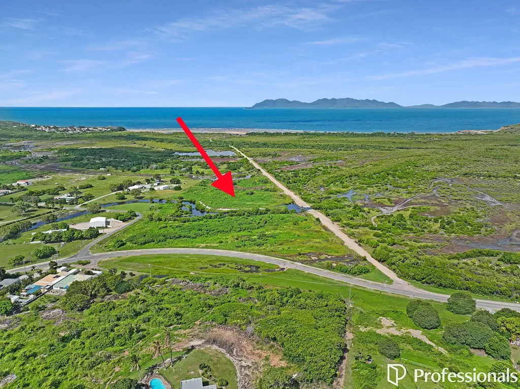 Bowen  CENTRALLY LOCATED ACREAGE BETWEEN TOWN AND BEACH