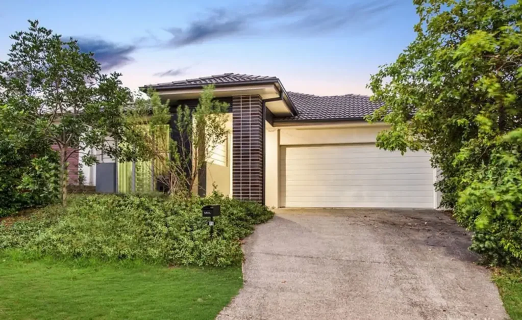 MODERN FAMILY LIVING IN SOUGHT AFTER 'HIGHLAND RESERVE'