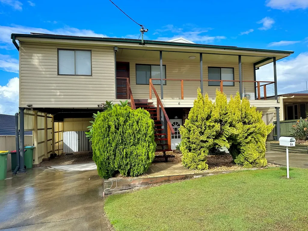 Upstairs Home With Amazing Views & Large Yard