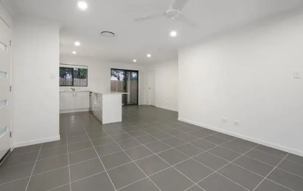 Great townhouse 3 bedroom to call home !!