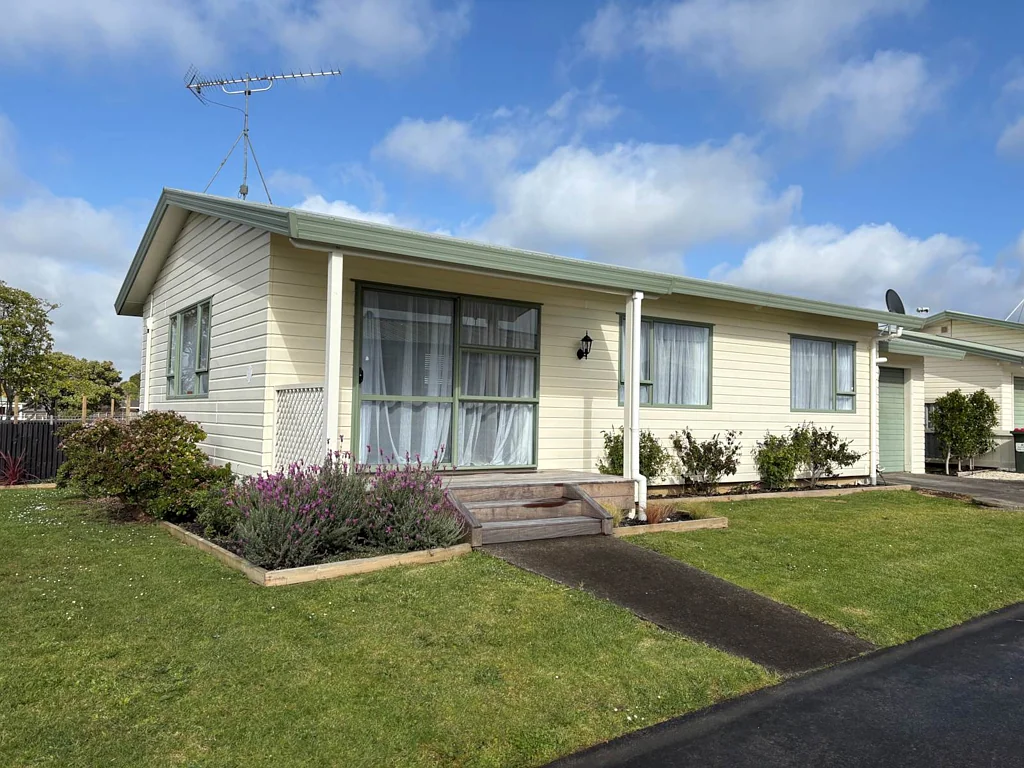 Tuakau 2침실 Be Quick - Renovated & Ready!