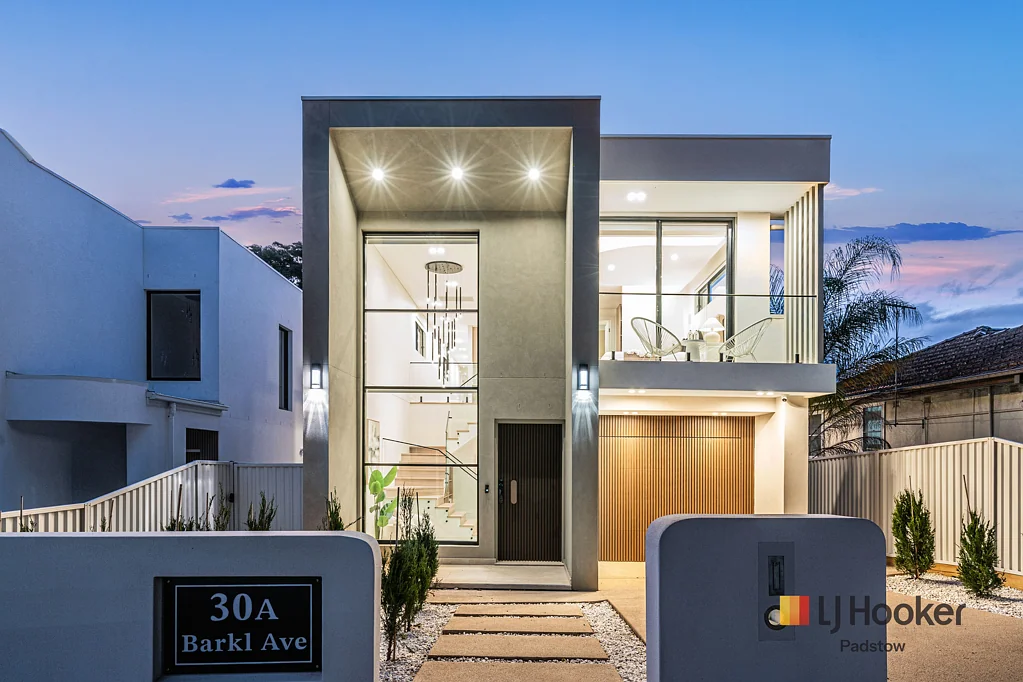Padstow 6Zimmer Brand New Luxury Home with Pool Studio – 800m to Padstow Station