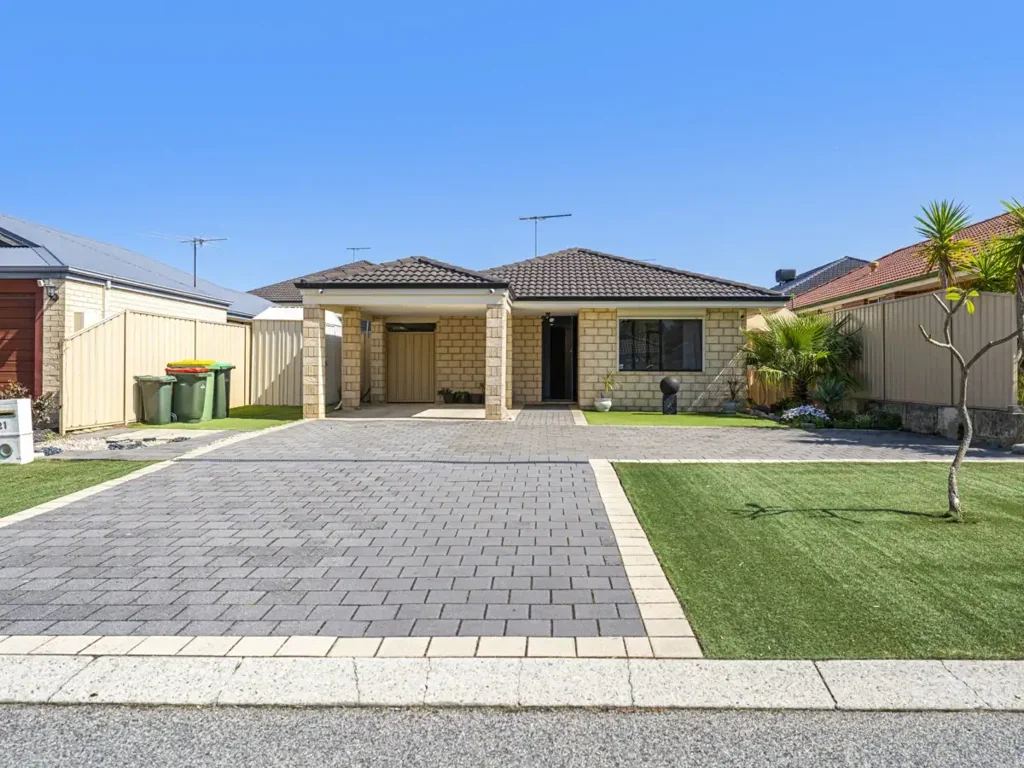Bertram 3બેડરૂમ Your First Home Starts Here — Move-In Ready, Low-Maintenance Living on 375sqm!