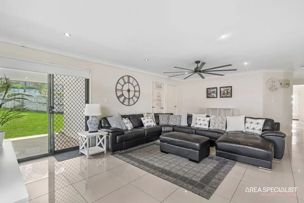 Pimpama 4 Bedroom Modern & Move-In Ready | Freestanding Home in a Convenient Location