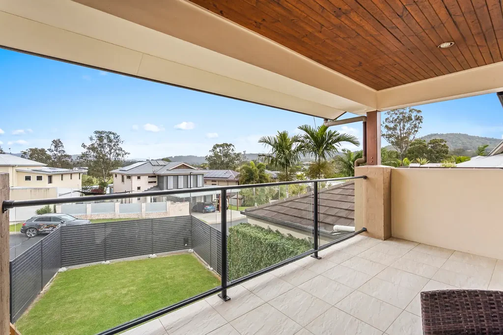 8 Long Island Drive, Windaroo, QLD 4207