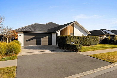Lincoln 3房  Quality, Style, Space & Sun-Filled Living