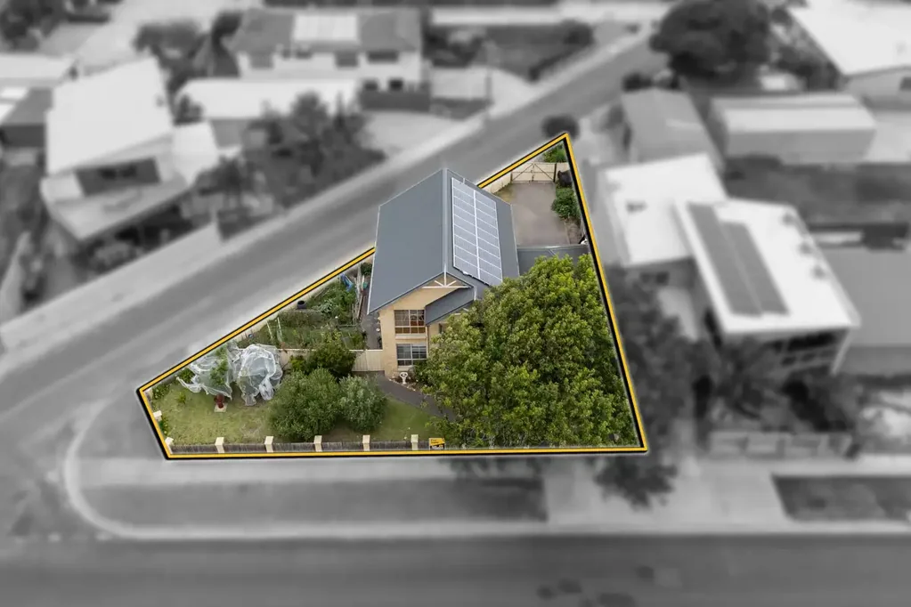 Lakes Entrance 3 Bedroom Orme Street Offering