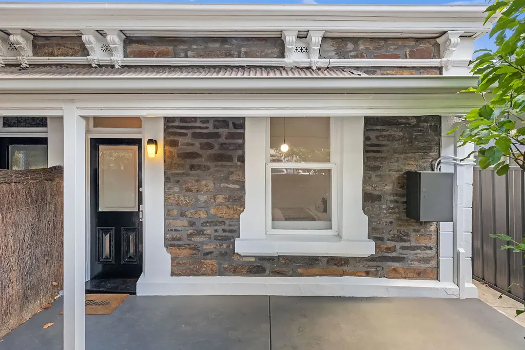 Unley 2房  Timeless Character. Flexible Living. Prime Location.