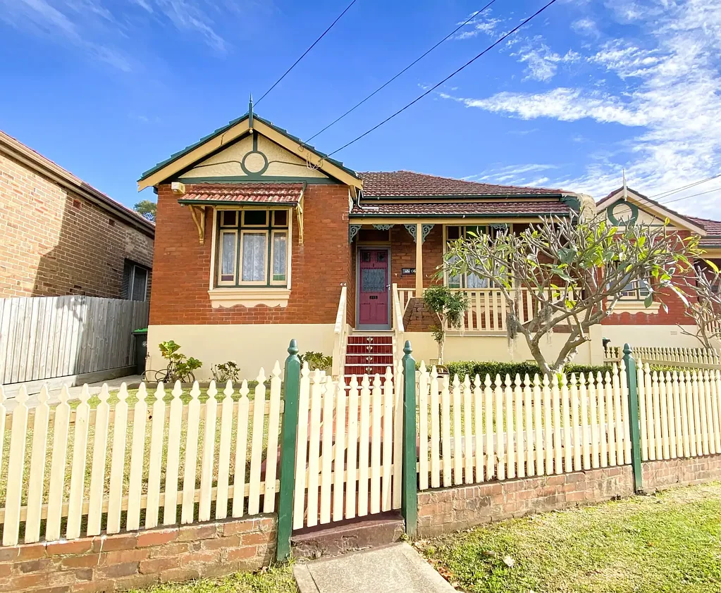 IN THE HEART OF HURLSTONE PARK - Welcome Home.