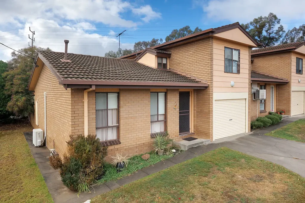 Wodonga 2部屋 WODONGA - Stylish Two-Storey Unit in Prime Location