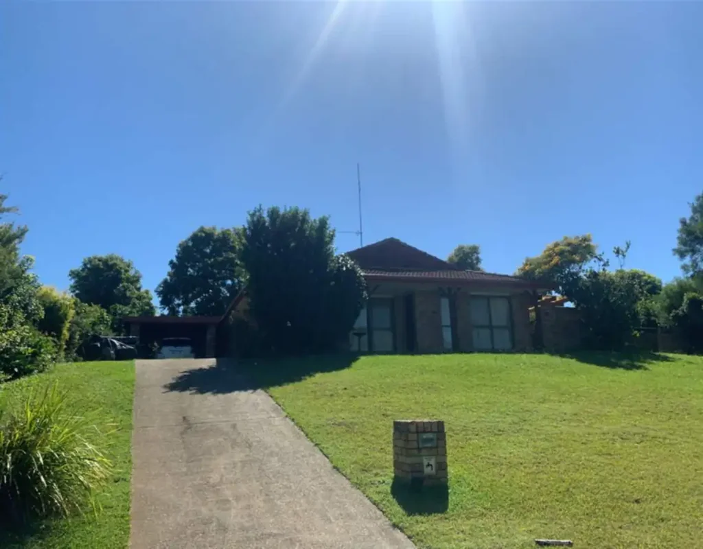 GREAT FAMILY HOME ON LARGE BLOCK