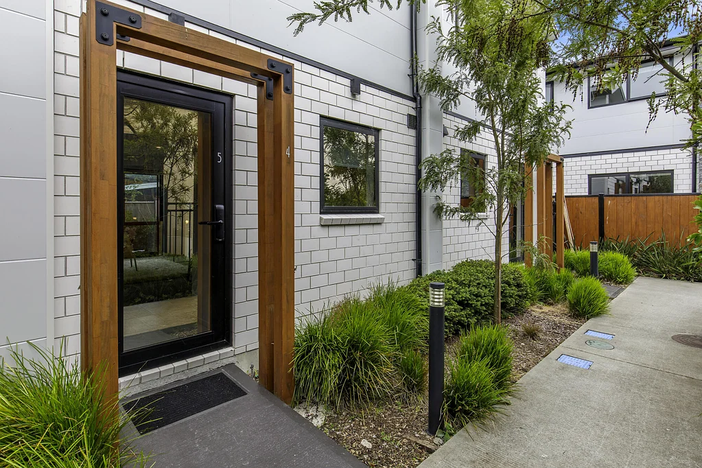 Taita 1房  Act Fast – Tenants in Place, Seller Wants It Sold