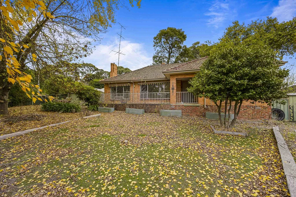Mount Helen 2chambre Fantastic development opportunity  in Mount Helen!