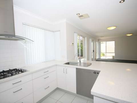 Lovely 3 Bedroom and 1 Bathroom Villa in South Perth - Do Not Miss This One!