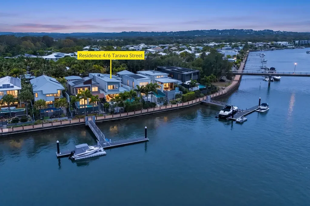 Parrearra 4 Slaapkamer Prestigious Waterfront Living with Direct Deep-Water Access